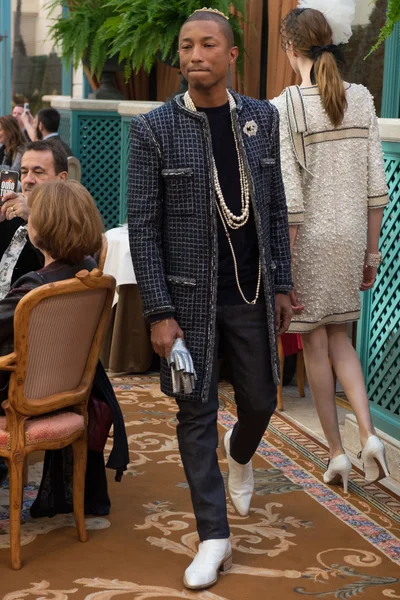 Look 18